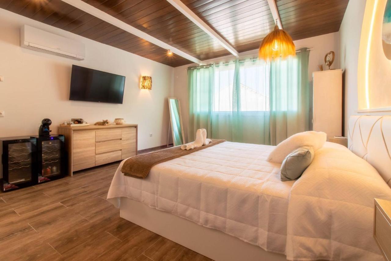 Room In Guest Room - Private Room In The Fishing Port Of Marbellac Extérieur photo