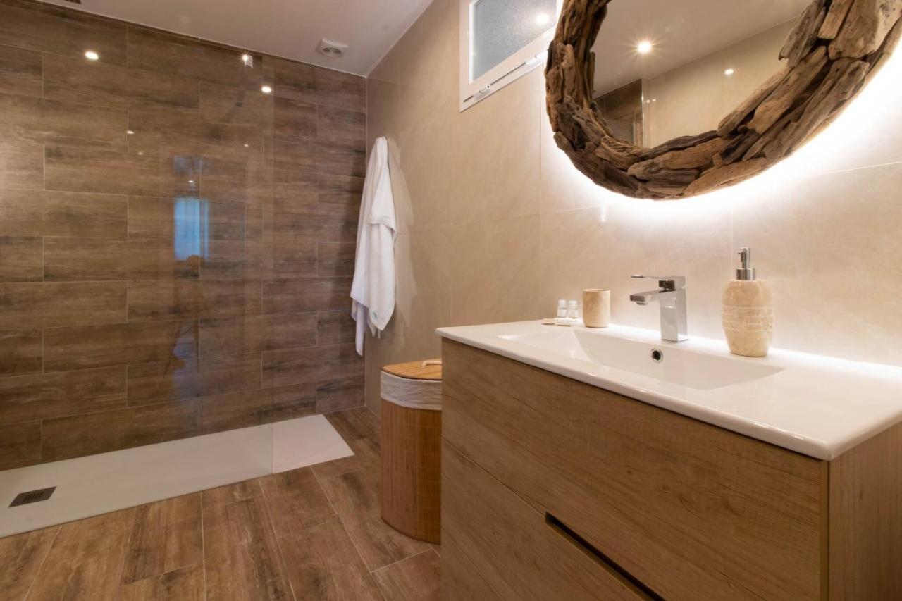 Room In Guest Room - Private Room In The Fishing Port Of Marbellac Extérieur photo